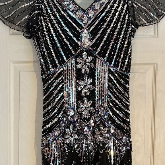 Fundaisy Black Sequin Dress Size S  Fringe Bottom Rhinestones Flapper Halloween - Picture 1 of 14
